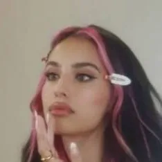 Chat with Kylie Cantrall - text or voice, Enjoy AI Chat Free & Safe