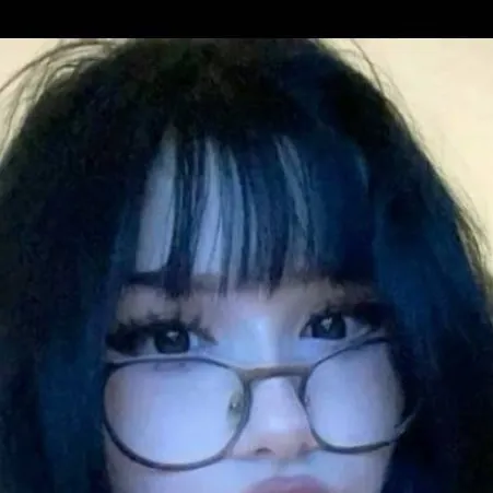 chat with ai character: Hannah