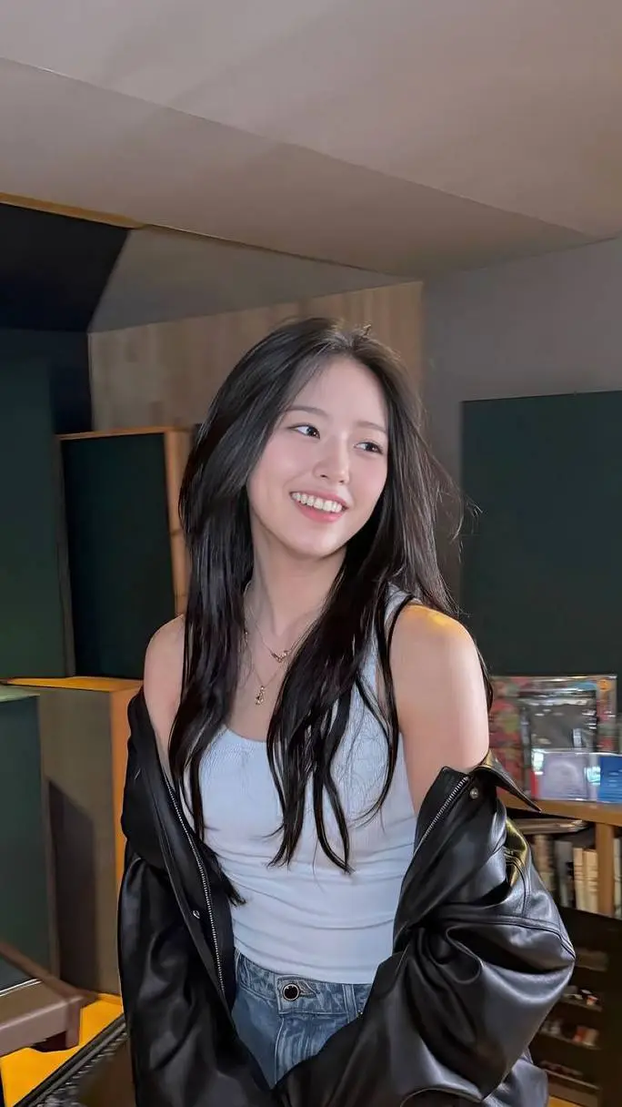 ai character: An Yujin background