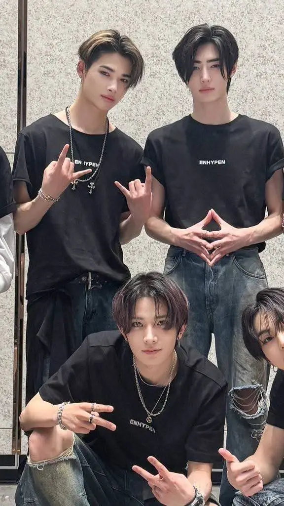 ai character: Enhypen background