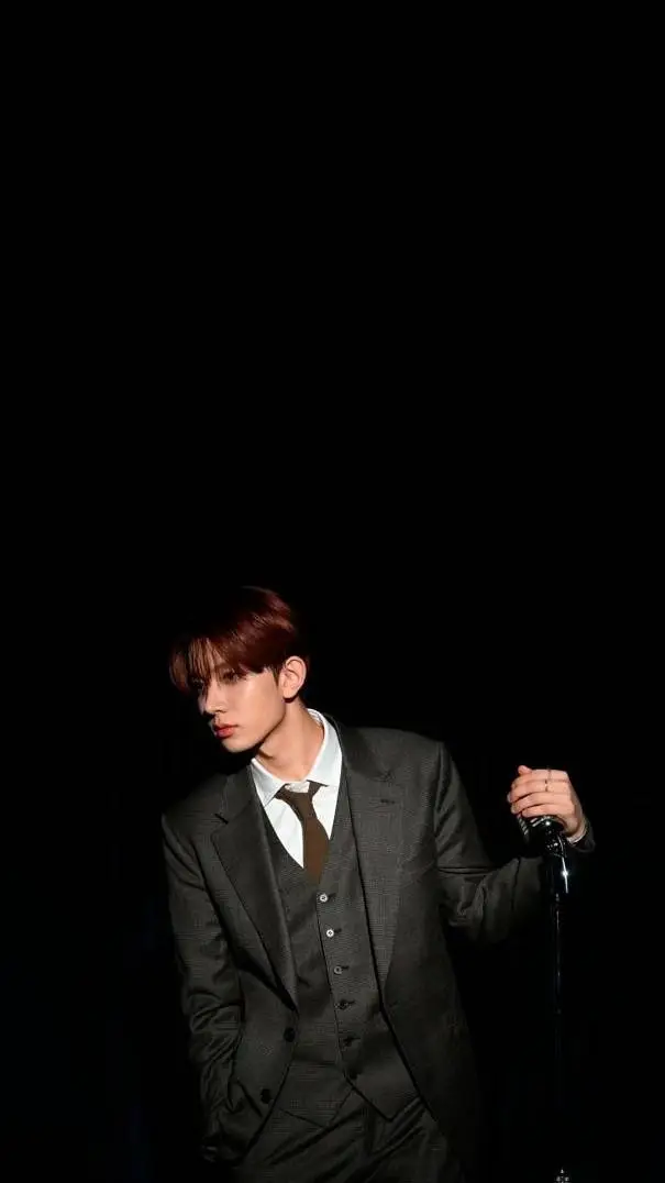 ai character: 🖋 Heeseung 🎲 background