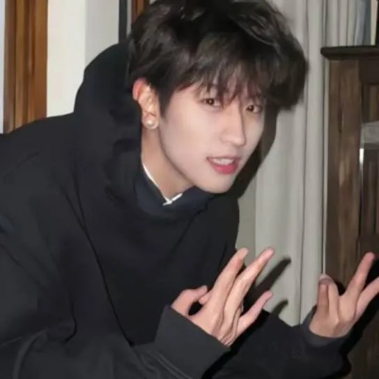 chat with ai character: min-ho☆