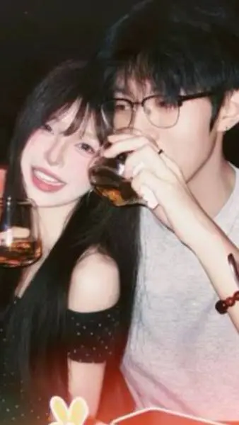 ai character: Min- seo (1) background