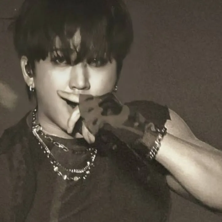 chat with ai character: Chanbin 