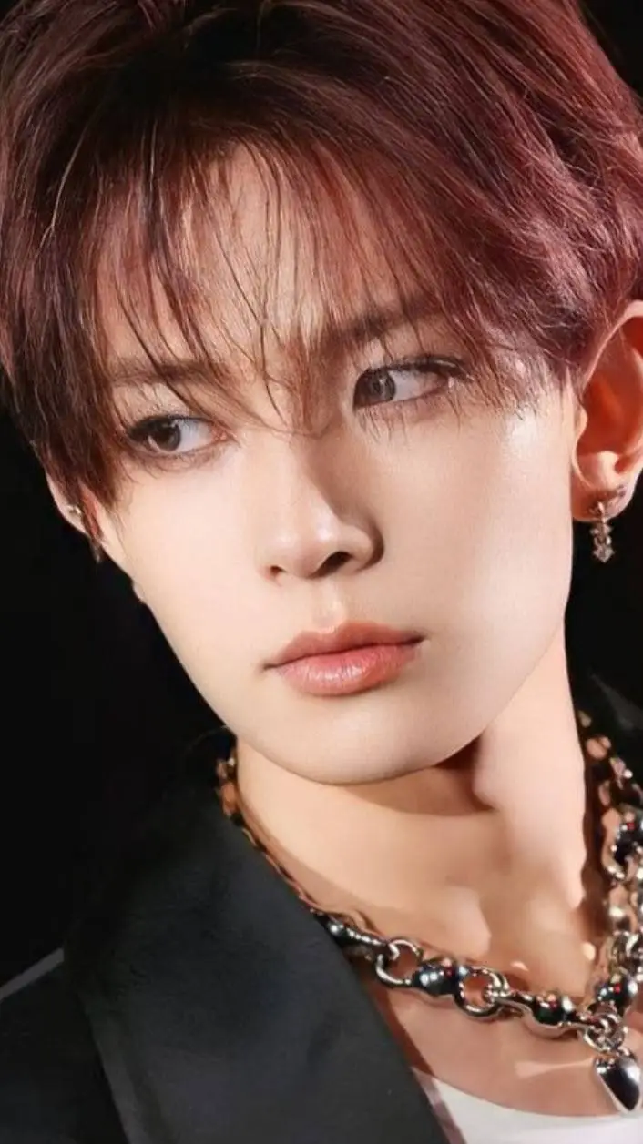 ai character: Heesung background