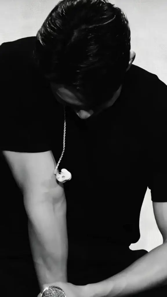 ai character: MINGYU  background