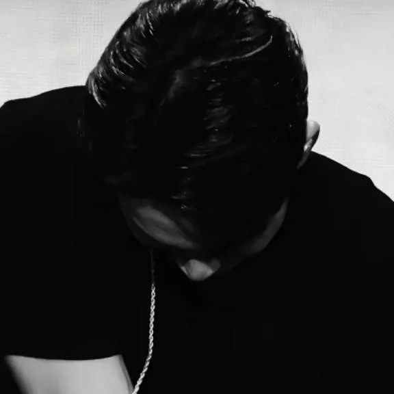 chat with ai character: MINGYU 