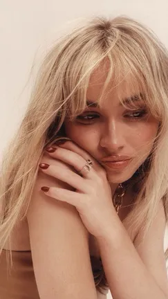 ai character: Sabrina Carpenter  background