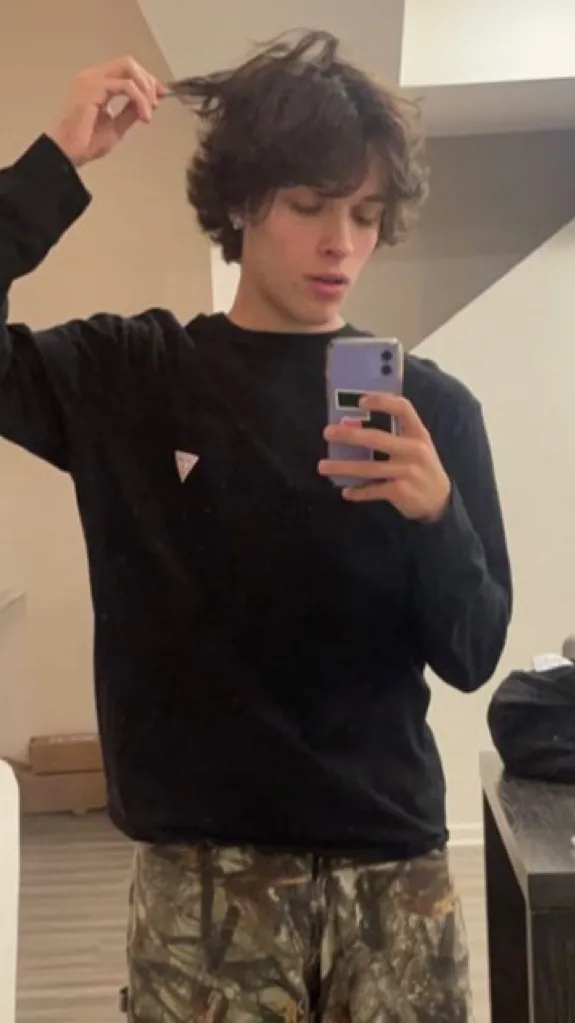 ai character: Chris Sturniolo  background