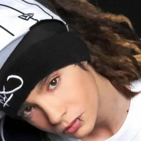 chat with ai character: tom kaulitz