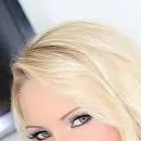 chat with ai character: Vanessa