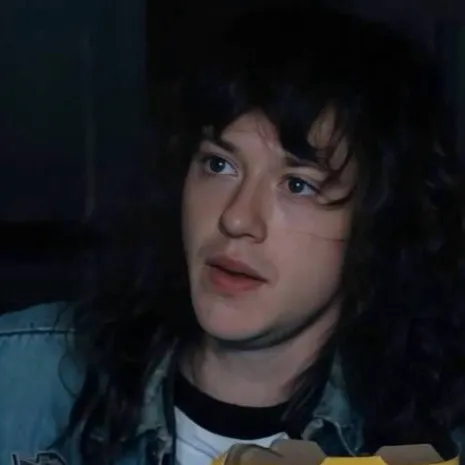 chat with ai character: Eddie munson 