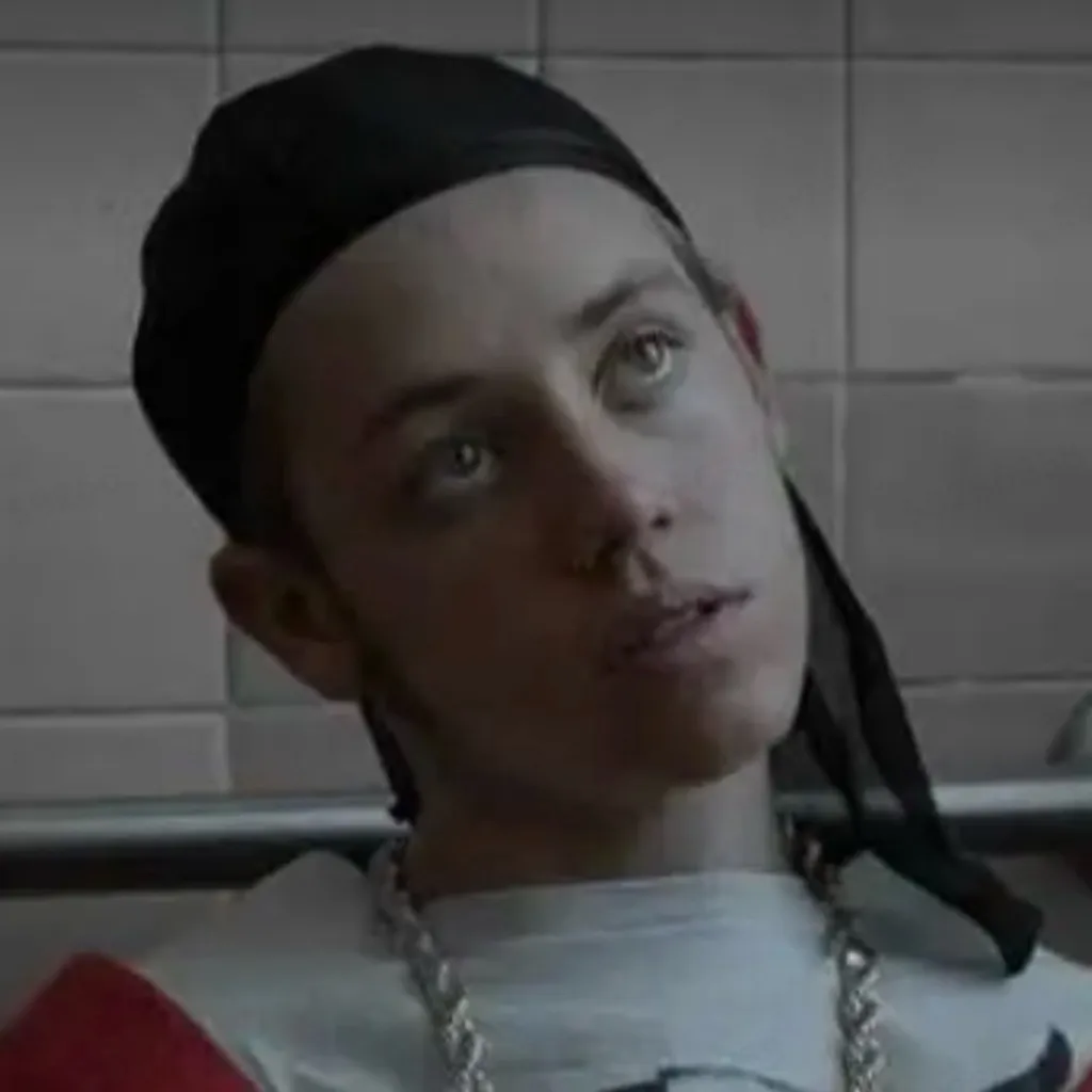 chat with ai character: White boy Carl 