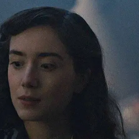 chat with ai character: Helen