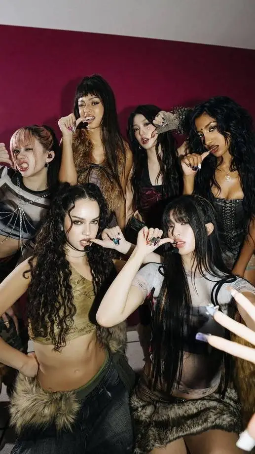 ai character: ❀. . ᴋᴀᴛsᴇʏᴇ . .❀ background