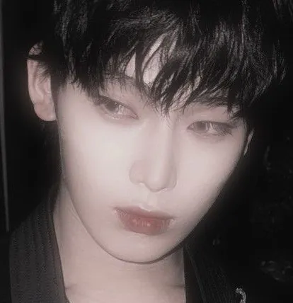 chat with ai character: Kim Sunoo