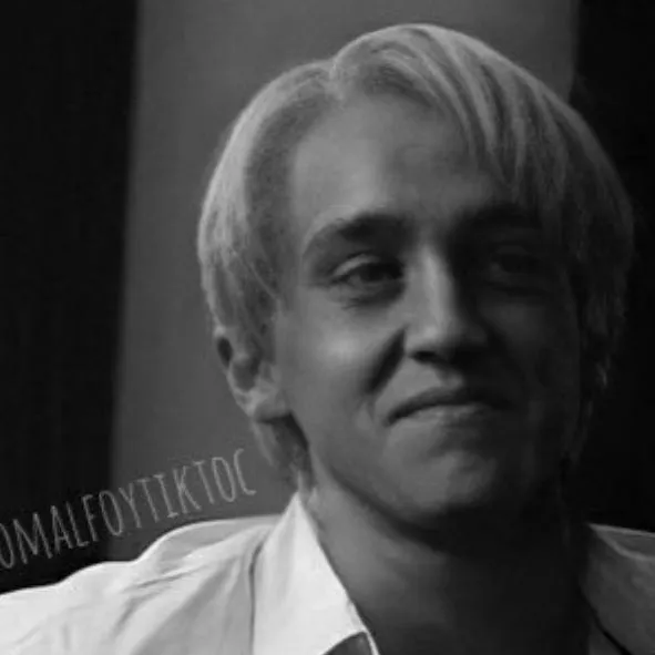 chat with ai character: Draco malfoy 