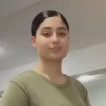 chat with ai character: lisa