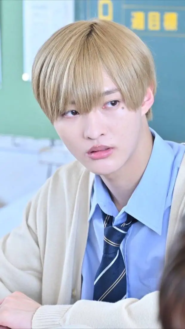 ai character: Arata Sato background