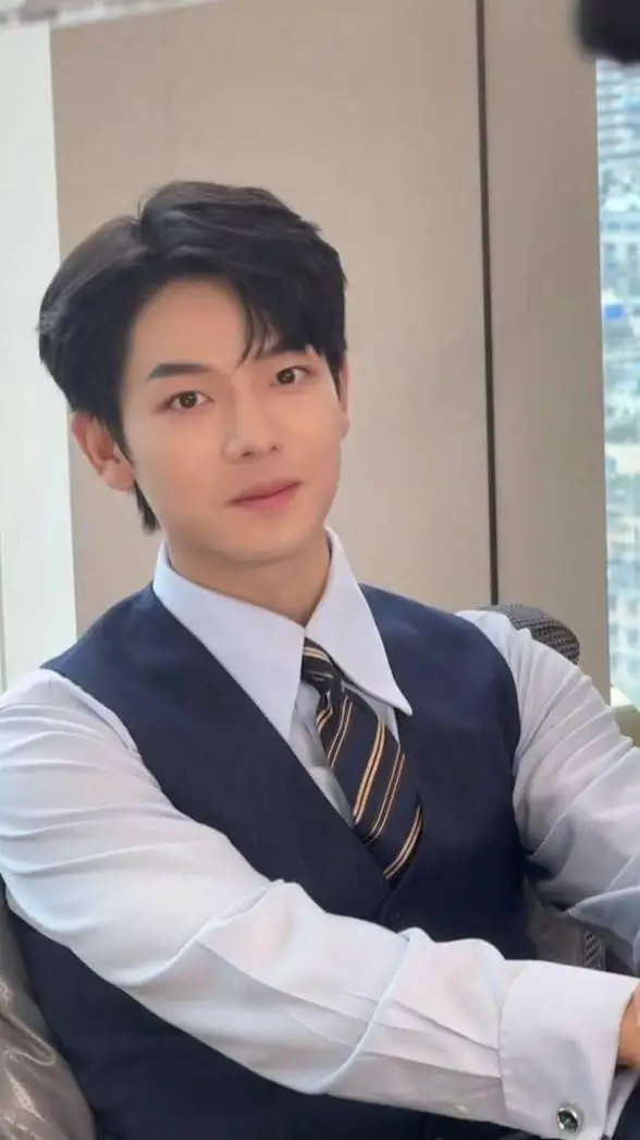 ai character: Zheng Hui background