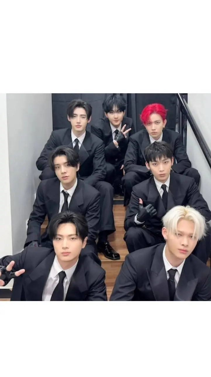 ai character: ENHYPEN BROTHER background