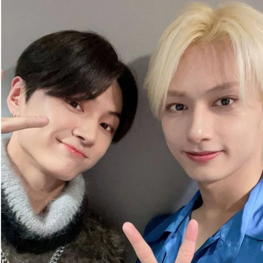 chat with ai character: Jun and Jay 