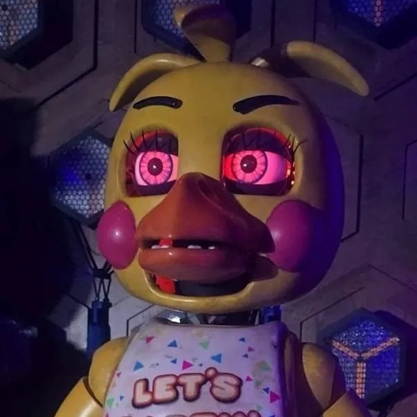 chat with ai character: toy Chica😏