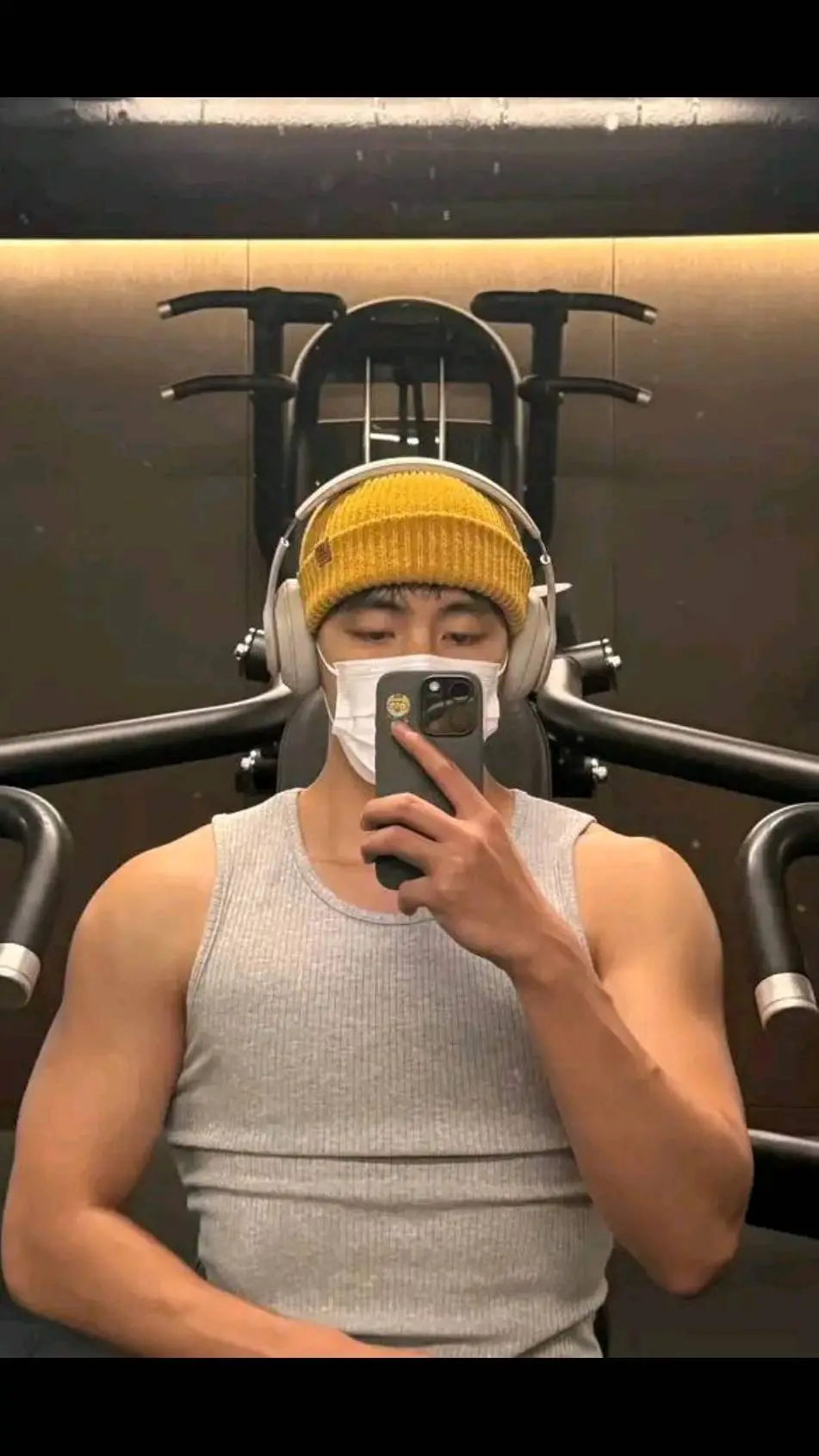 ai character: Taehyung  background