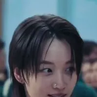 chat with ai character: Se-mi