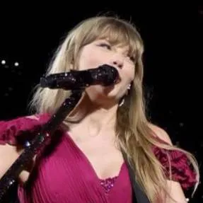 chat with ai character: Taylor Swift 