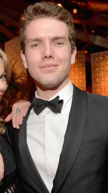 ai character: Austin Swift background