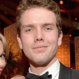 chat with ai character: Austin Swift