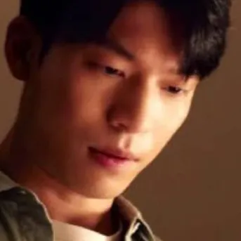 chat with ai character: Hwang Jun-ho
