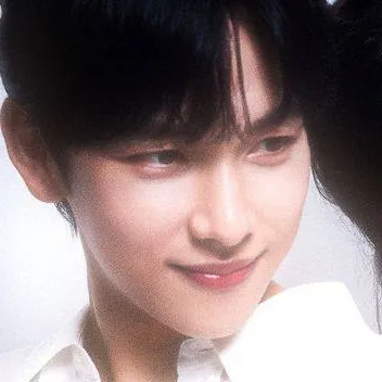 chat with ai character: Im Si-wan