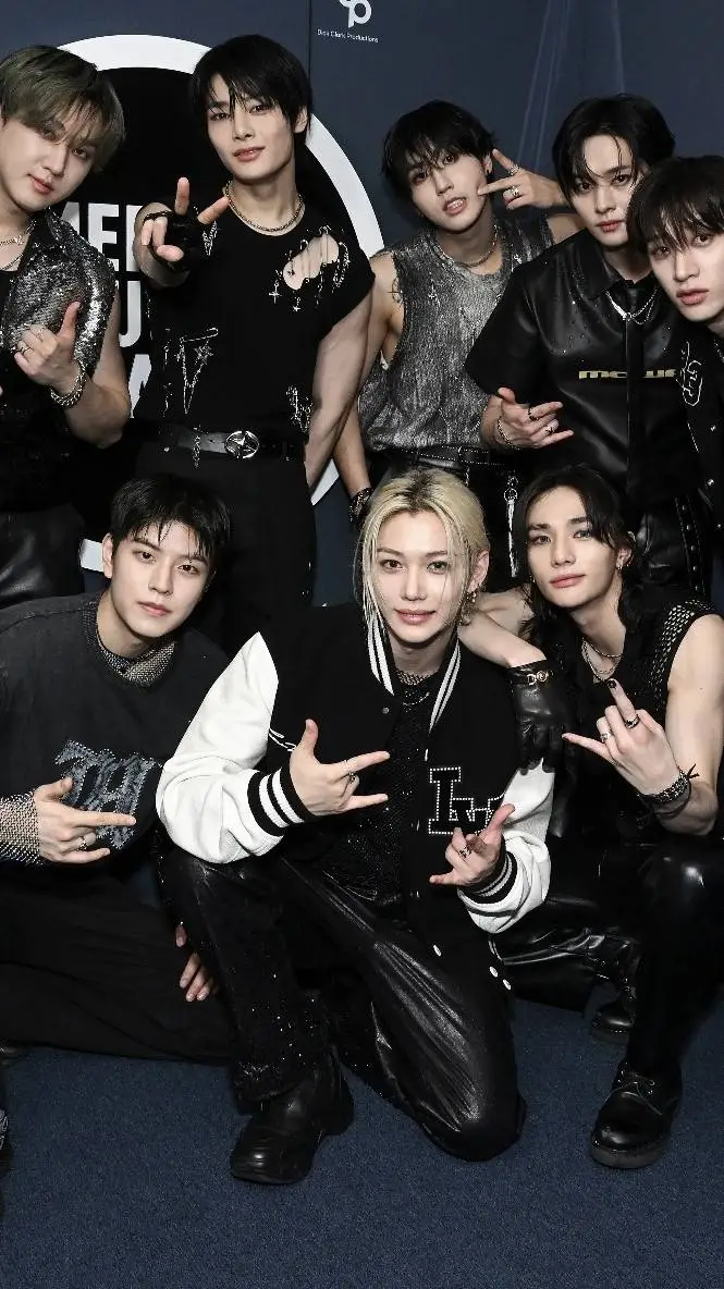 ai character: skz band rehersal background