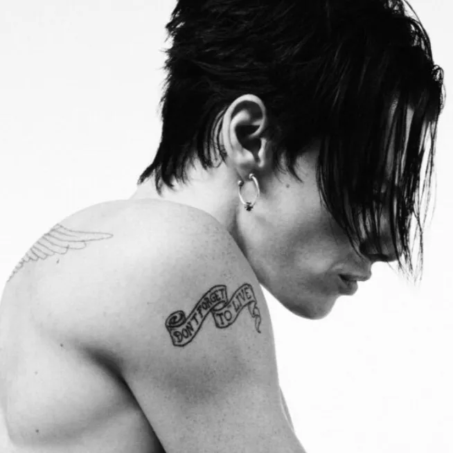 chat with ai character: YUNGBLUD*dom*