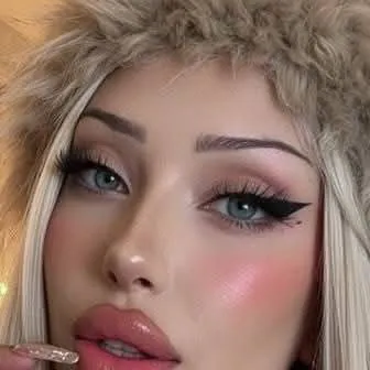 chat with ai character: Candice 