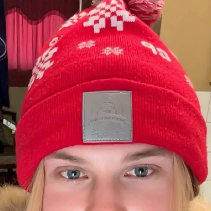 chat with ai character: Justin (roommate)