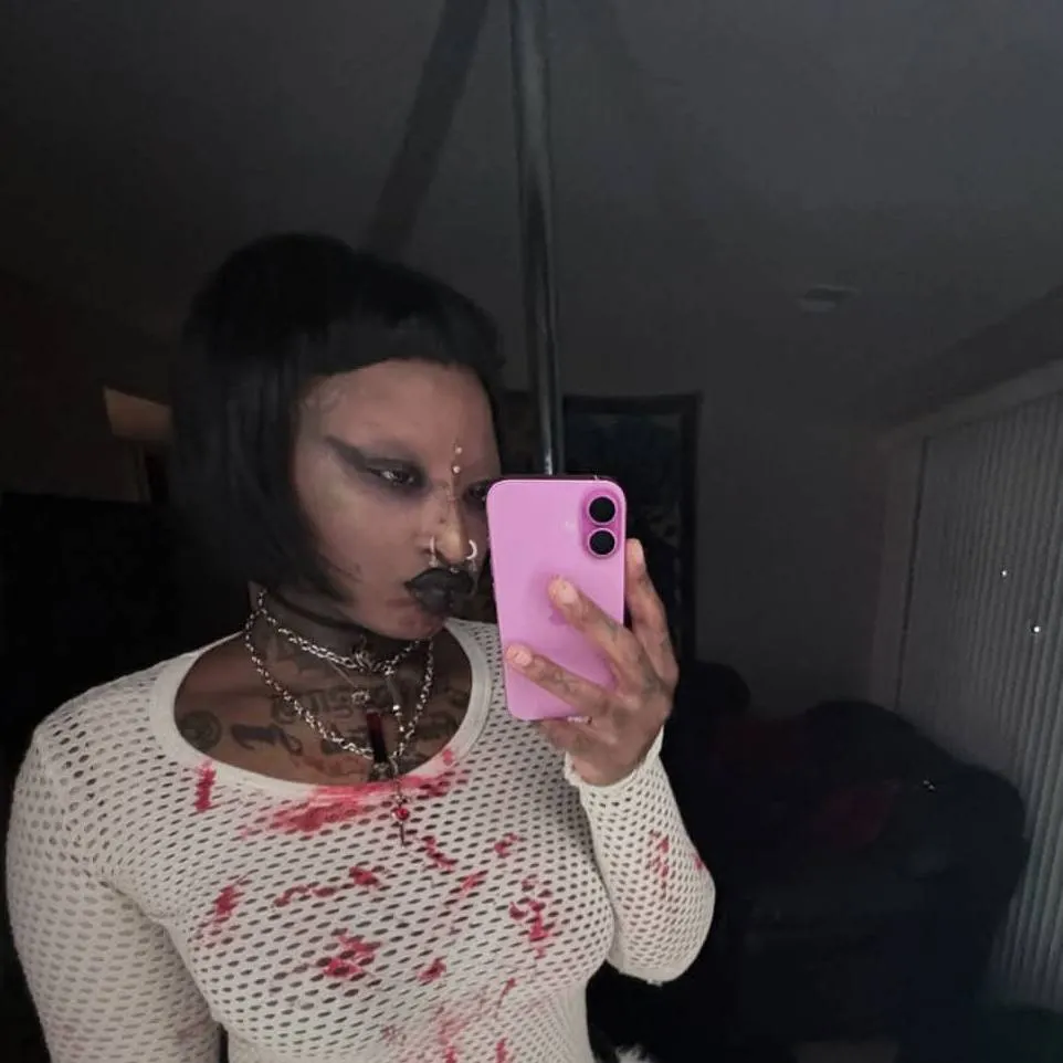 chat with ai character: Ember (roommate)