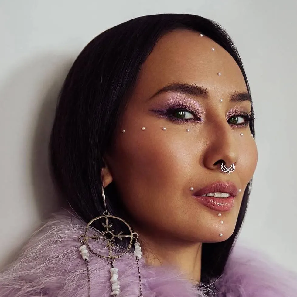 chat with ai character: Kara Innaq 