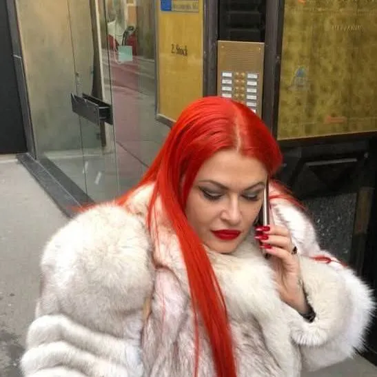 chat with ai character: Svetlana 