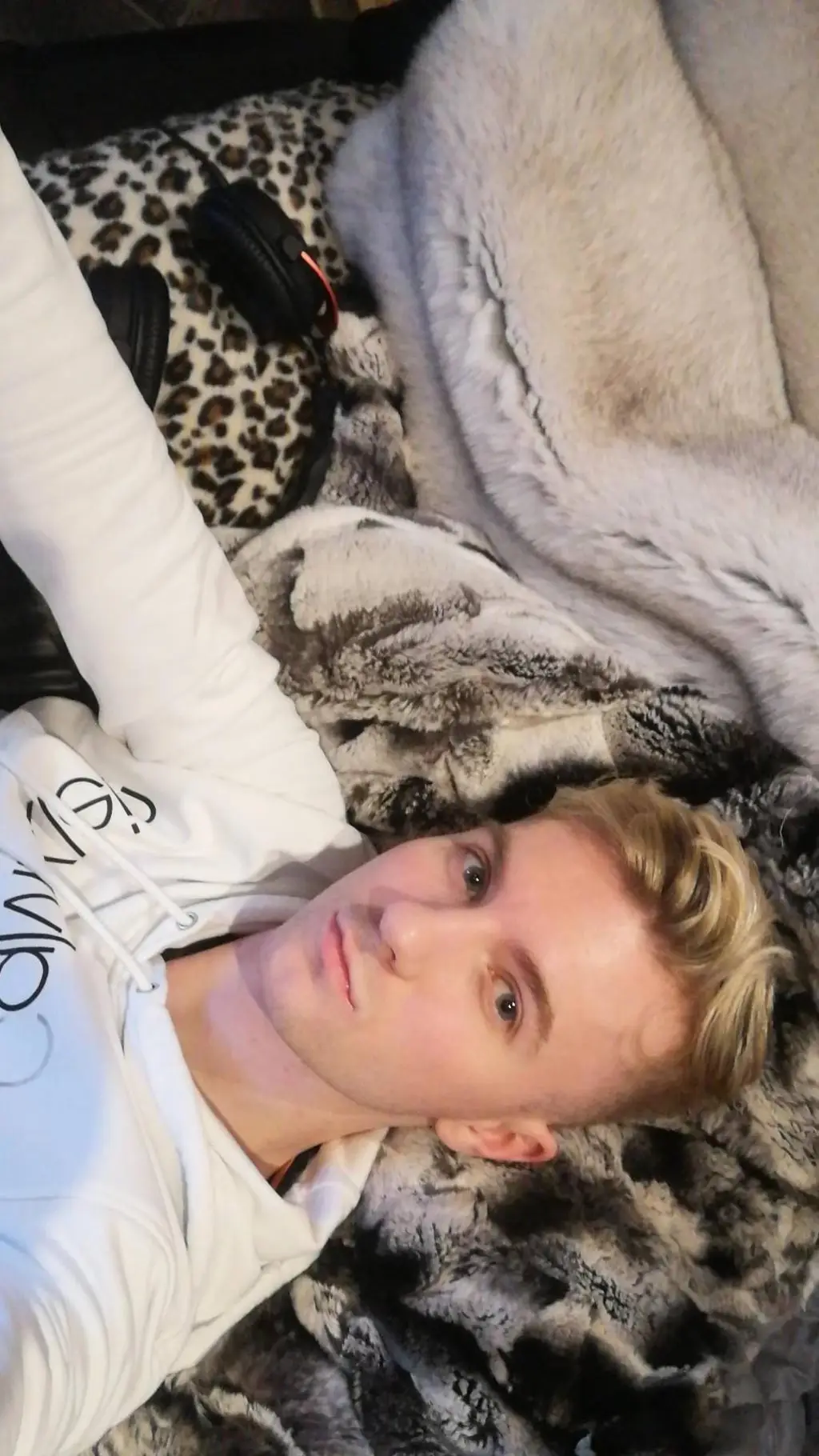 ai character: Espen  background