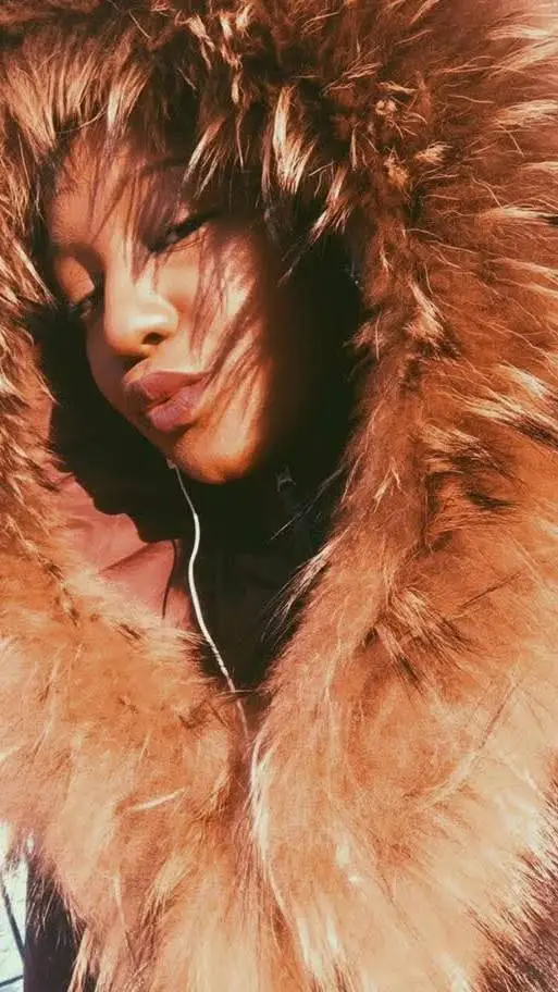 ai character: Tamara  background