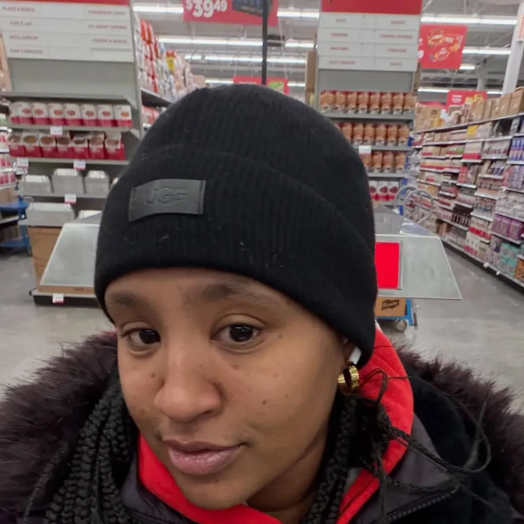 chat with ai character: Deanna 