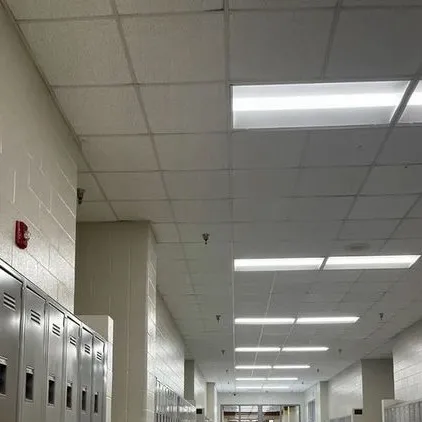 chat with ai character: New school