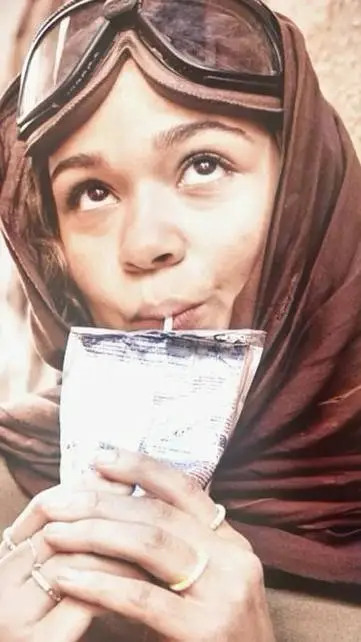 ai character: Outer banks🌸 background