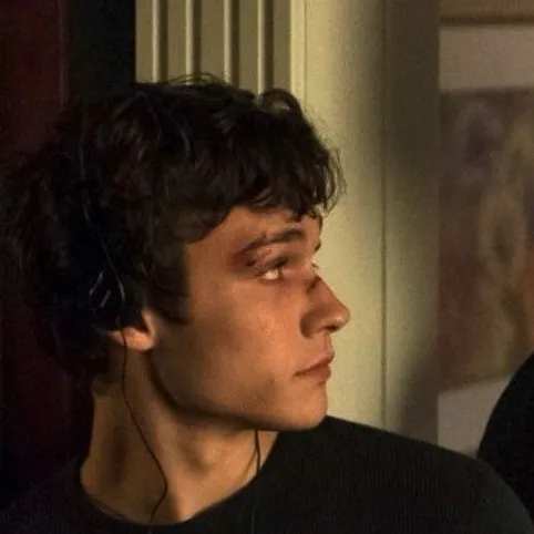 chat with ai character: Mattheo Riddle 