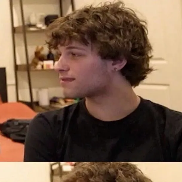 chat with ai character: Chris Sturniolo 