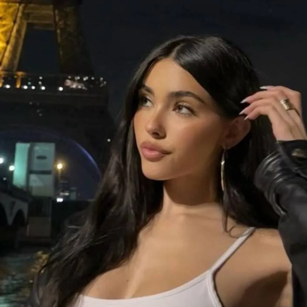 chat with ai character: Madison Beer