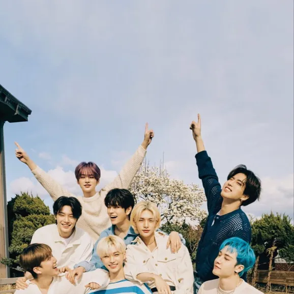chat with ai character: SKZ ROAD TRIPP!!